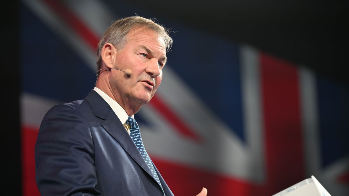 Rupert Lowe nu își cere scuze și ironizează acuzațiile de extremism: „M-au catalogat printre cei mai extremi parlamentari. Vreau primul loc!”