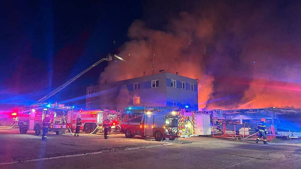 Activiștii anti-sioniști din Cehia au incendiat o fabrică de arme deținută de Elbit Systems.