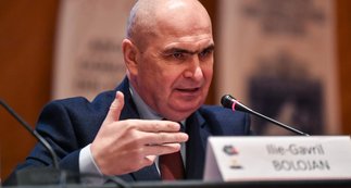 ROMÂNIA FIERBE! 1.500 de primării în grevă, Bolojan acuzat de trădare.